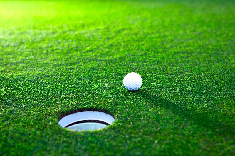 Skąd wzięła się popularność gry w golfa?